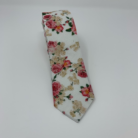 Ties and socks that match - Picture 3 of 3